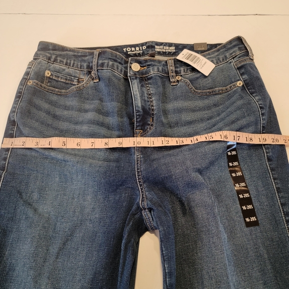 Torrid Trio Boot High-Rise Jean In El Nino Size 16-20 Short NEW! - Picture 11 of 17
